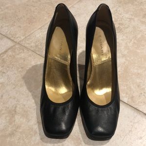 Tahari Enya  High Heels Pumps- Used